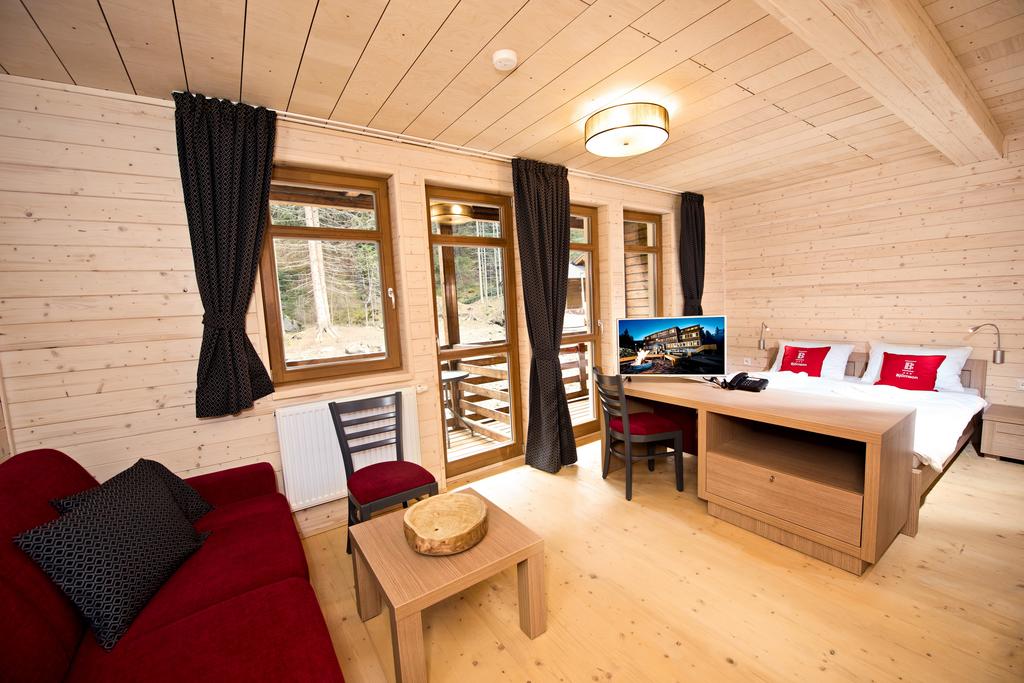 Hlavná chata Björnson - Rodinná izba s výhľadom na les v Jasnej
