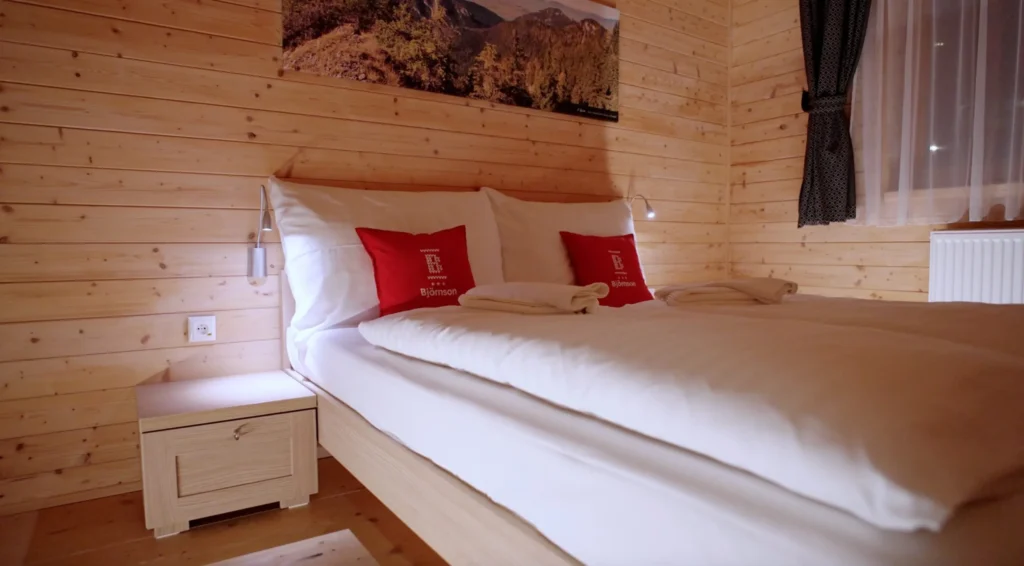 A „Villa” című videó posztere